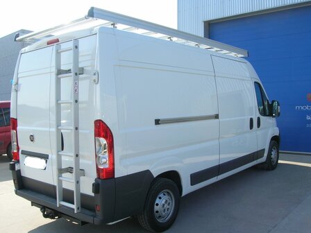 Aluminium trap: Peugeot Boxer 2006 H1 180&deg; / RA D